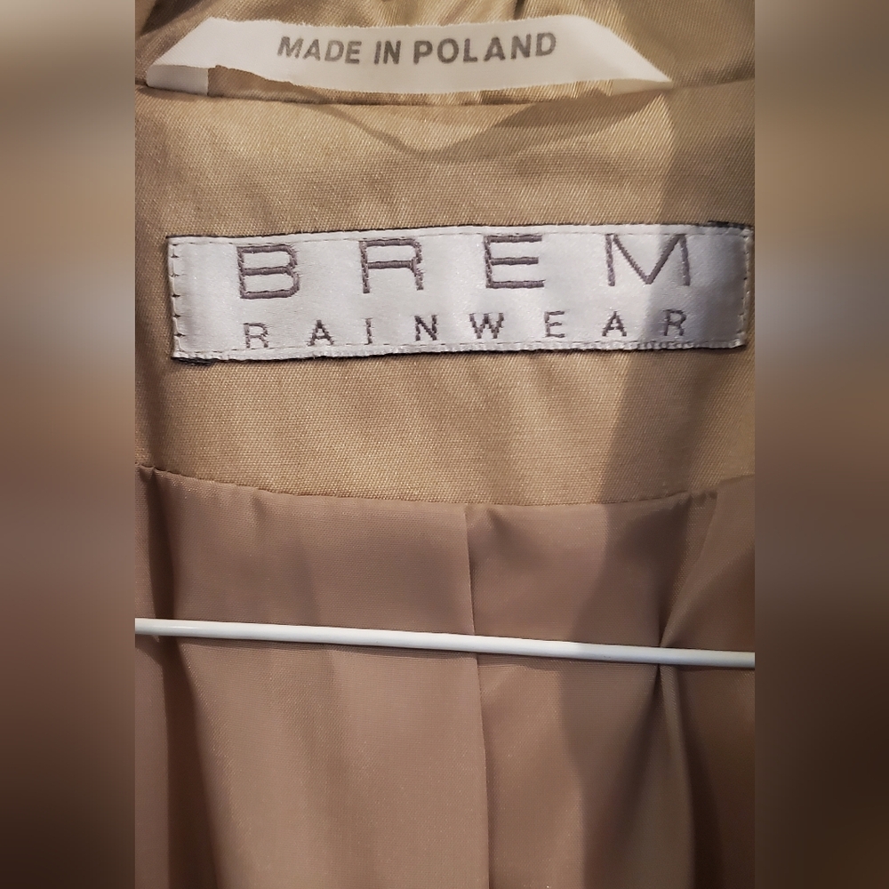 Raincoat - Picture 6 of 7